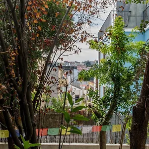 Lost :: Avenida House Lisboa